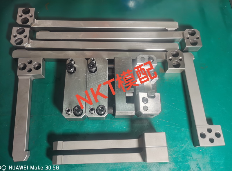 非標(biāo)訂制扣機12